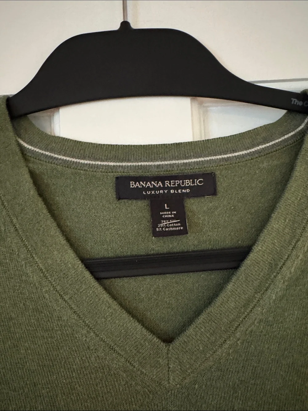 Banana Republic Men's Olive Green V-Neck Sweater